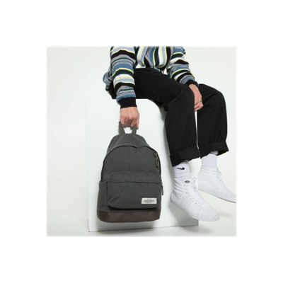 3663991047972-EASTPAK Wyoming - Sac à dos muted black - fond renforcé-Angle gauche-6